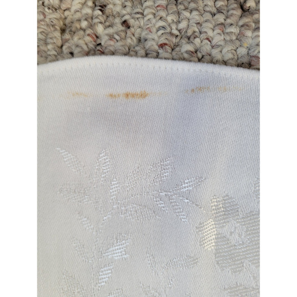 Vtg White Floral Metallic Home Dining Tablecloth & Napkins 60"x45" & 10.5"x11" - Picture 8 of 15